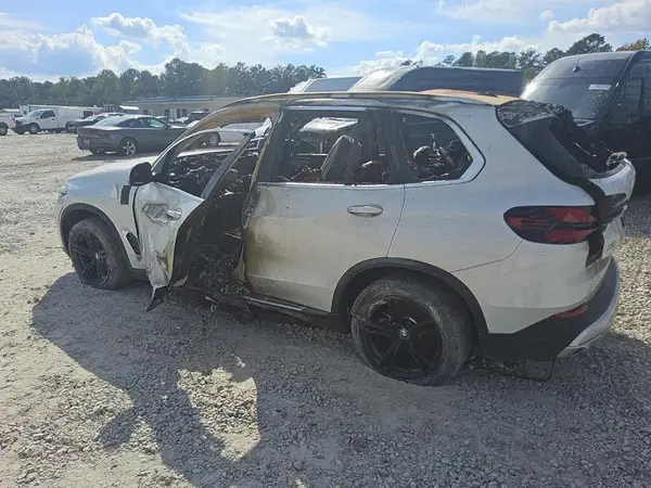 5UX23EU01R9T63678 2024 BMW X5 - Image 2