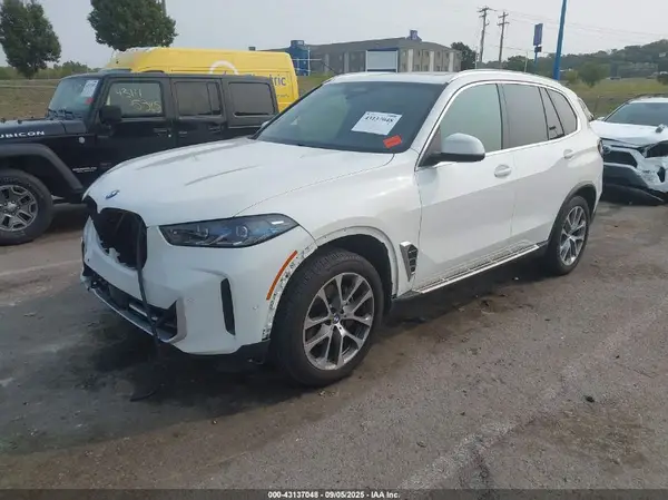 5UX23EU01R9U05895 2024 BMW X5 - Image 2