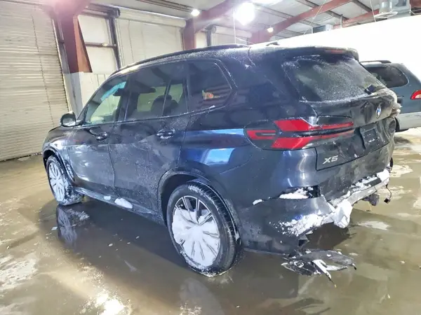 5UX23EU01R9U64882 2024 BMW X5 - Image 2