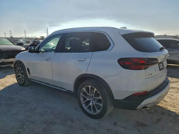 5UX23EU01R9V08427 2024 BMW X5 - Image 2