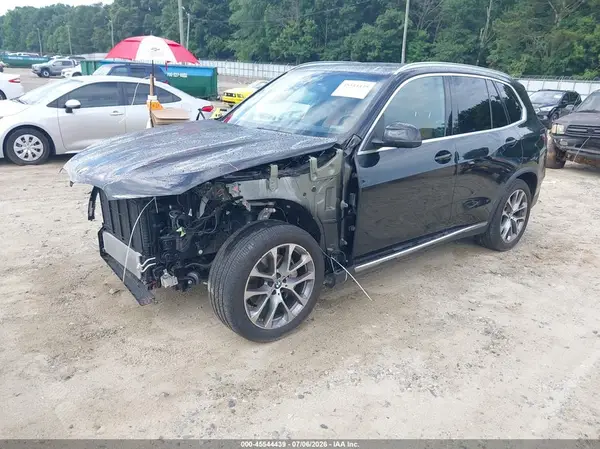 5UX23EU01R9V20576 2024 BMW X5 - Image 2