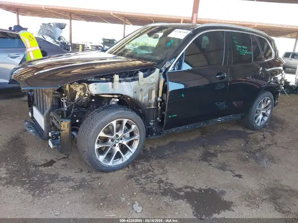 5UX23EU01R9W17275 2024 BMW X5 - Image 2