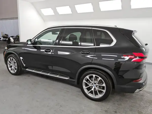 5UX23EU01S9W25124 2025 BMW X5 - Image 2