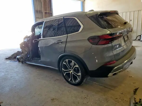 5UX23EU01S9Z04749 2025 BMW X5 - Image 2