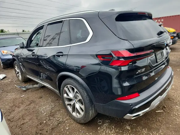 5UX23EU01S9Z30588 2025 BMW X5 - Image 2
