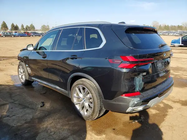 5UX23EU01T9044109 2026 BMW X5 - Image 2