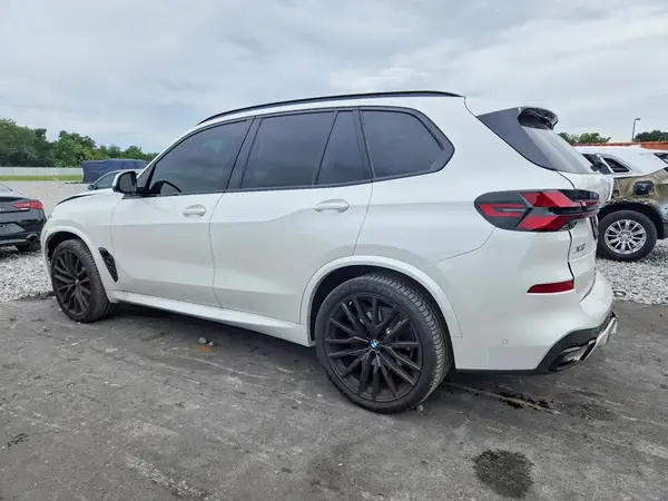 5UX23EU01T9069351 2026 BMW X5 - Image 2