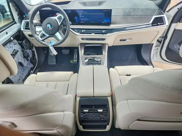 5UX23EU01T9090393 2026 BMW X5 - Image 8