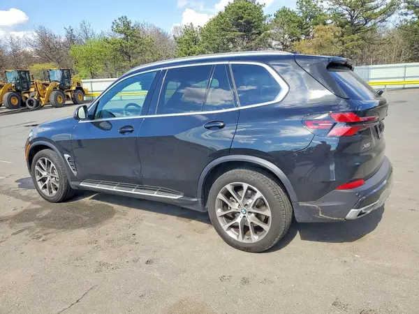 5UX23EU01T9103014 2026 BMW X5 - Image 2