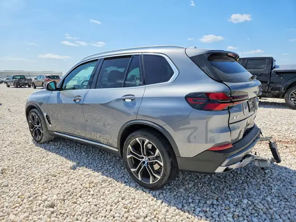 5UX23EU01T9113106 2026 BMW X5 - Image 2