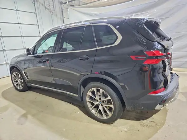 5UX23EU01T9160765 2026 BMW X5 - Image 2