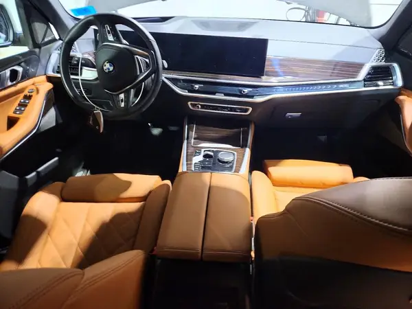 5UX23EU01T9160765 2026 BMW X5 - Image 8