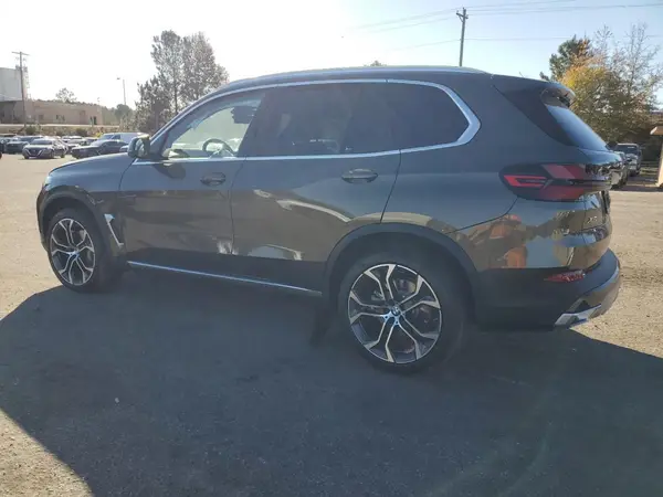 5UX23EU01T9174889 2026 BMW X5 - Image 2