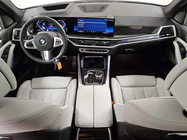 5UX23EU01T9195838 2026 BMW X5 - Image 8