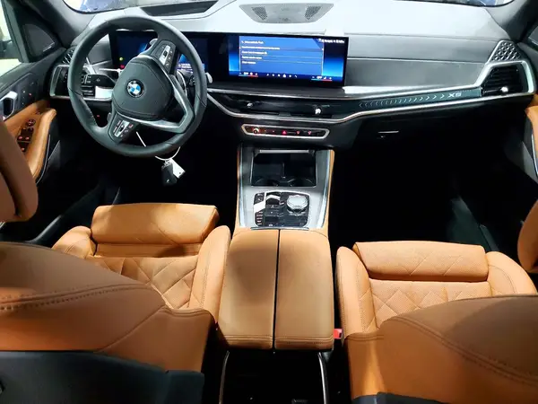5UX23EU01T9385168 2026 BMW X5 - Image 8