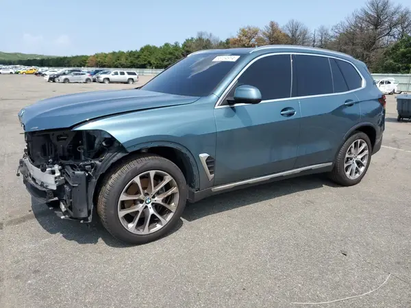 5UX23EU02R9T89688 2024 BMW X5 - Image 1