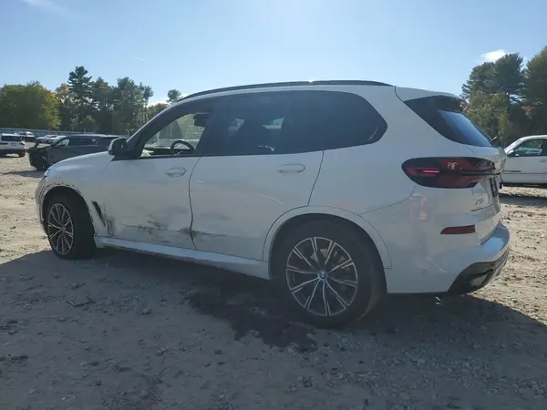 5UX23EU02R9U77172 2024 BMW X5 - Image 2