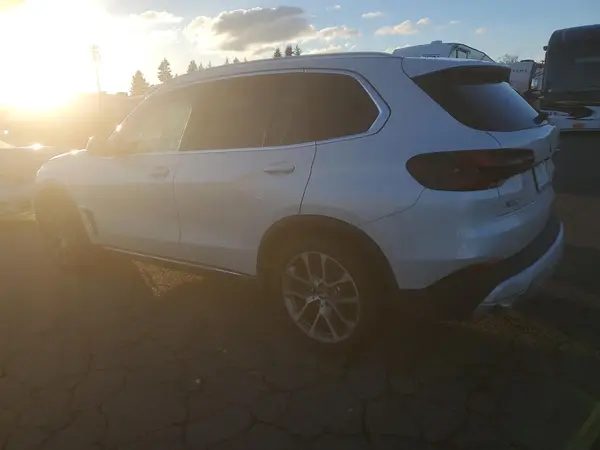 5UX23EU02R9V88756 2024 BMW X5 - Image 2