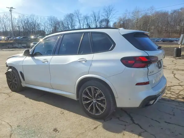 5UX23EU02R9W21710 2024 BMW X5 - Image 2