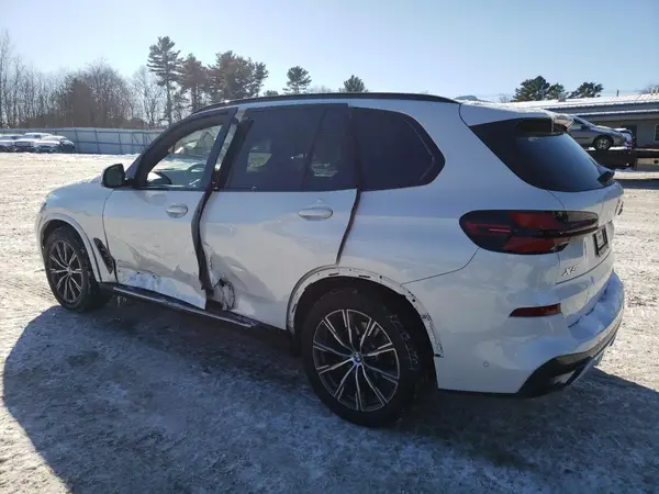 5UX23EU02S9Y31567 2025 BMW X5 - Image 2