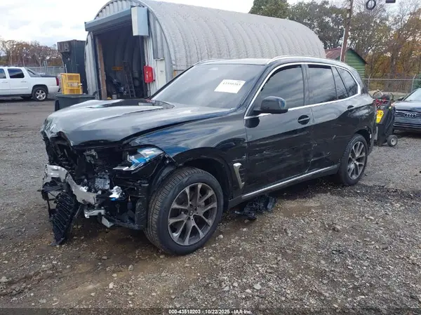 5UX23EU02S9Y41421 2025 BMW X5 - Image 2