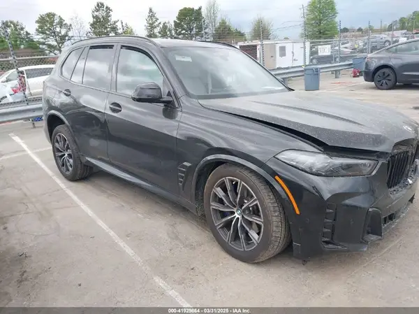 5UX23EU02S9Y41645 2025 BMW X5 - Image 1