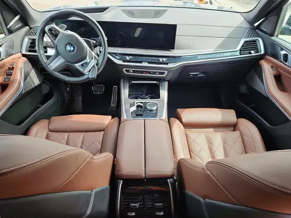 5UX23EU02S9Y45873 2025 BMW X5 - Image 8
