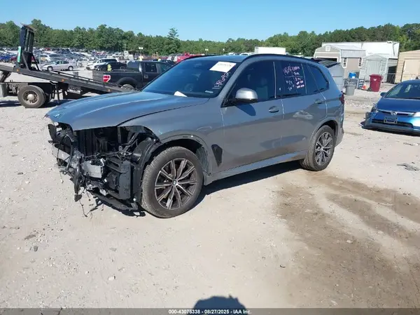 5UX23EU02S9Z30390 2025 BMW X5 - Image 2