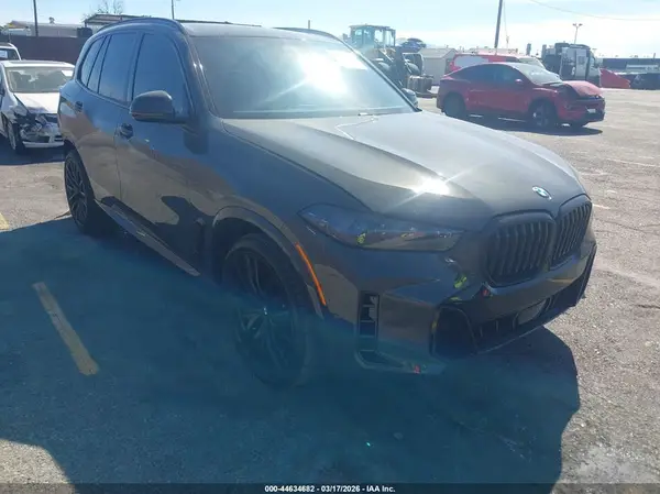 5UX23EU02T9044524 2026 BMW X5 - Image 1
