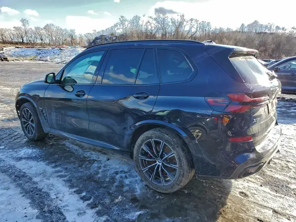 5UX23EU02T9050565 2026 BMW X5 - Image 2