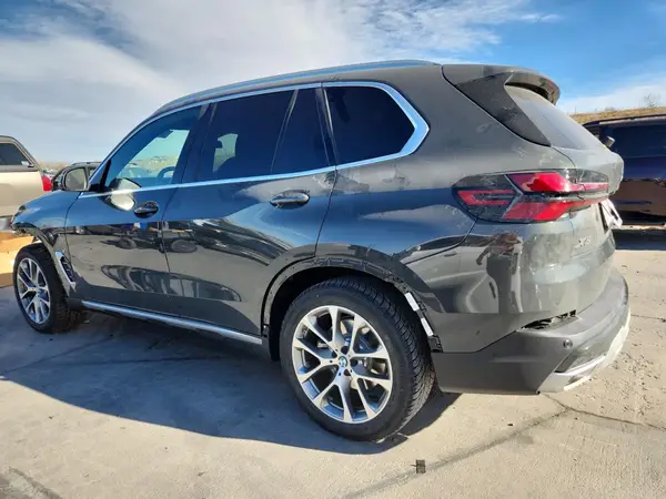 5UX23EU02T9165750 2026 BMW X5 - Image 2
