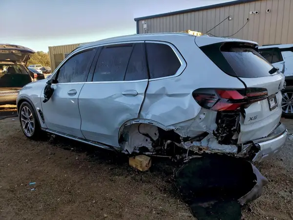 5UX23EU02T9202733 2026 BMW X5 - Image 2