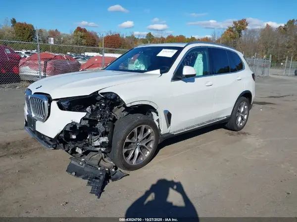 5UX23EU03R9T52973 2024 BMW X5 - Image 2