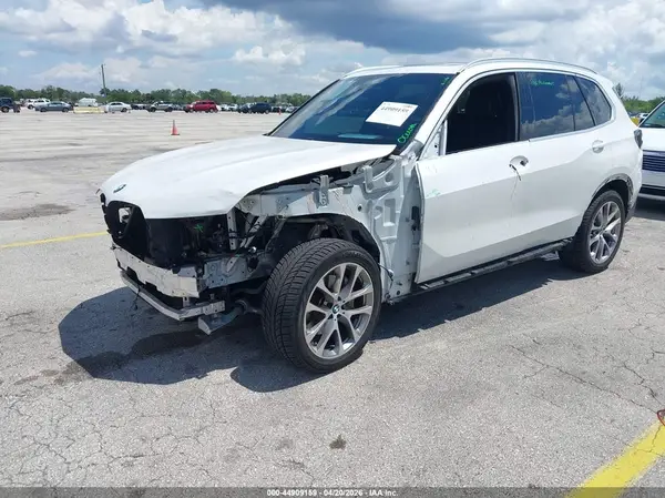 5UX23EU03R9U42110 2024 BMW X5 - Image 2