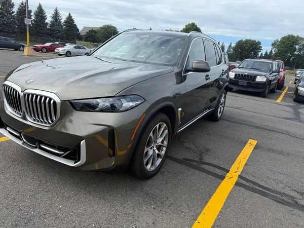 5UX23EU03R9U71736 2024 BMW X5 - Image 2