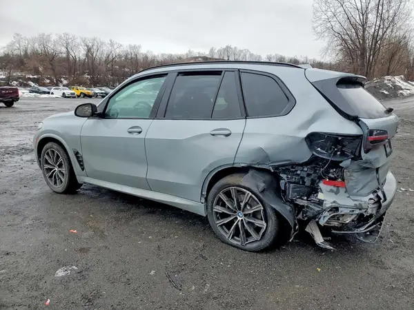 5UX23EU03R9V18974 2024 BMW X5 - Image 2