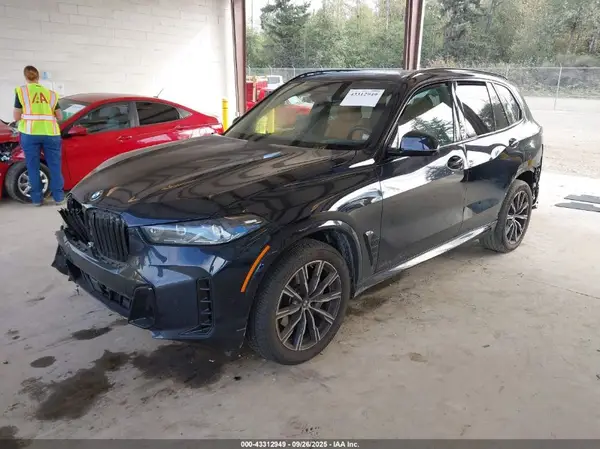 5UX23EU03S9Y20805 2025 BMW X5 - Image 2
