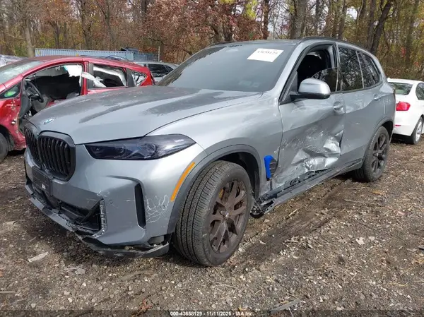 5UX23EU03S9Y35675 2025 BMW X5 - Image 2