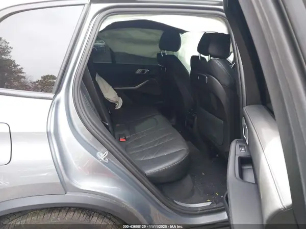 5UX23EU03S9Y35675 2025 BMW X5 - Image 8
