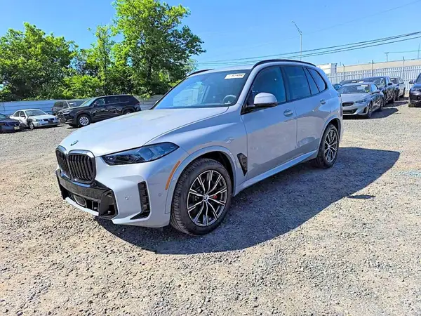 5UX23EU03T9345528 2026 BMW X5 - Image 1