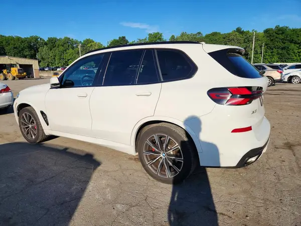 5UX23EU04R9S31966 2024 BMW X5 - Image 2