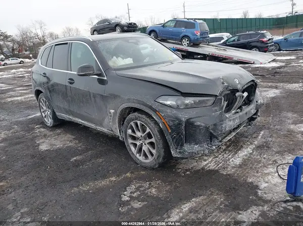 5UX23EU04R9T02809 2024 BMW X5 - Image 1