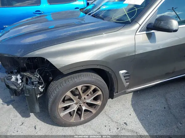 5UX23EU04R9T75405 2024 BMW X5 - Image 2