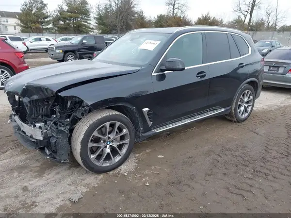 5UX23EU04R9U98296 2024 BMW X5 - Image 2
