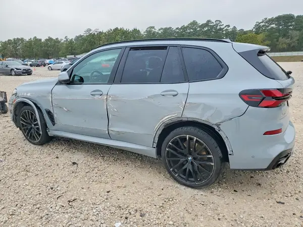 5UX23EU04R9V38182 2024 BMW X5 - Image 2