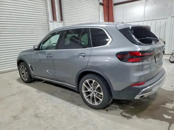 5UX23EU04S9W37476 2025 BMW X5 - Image 2