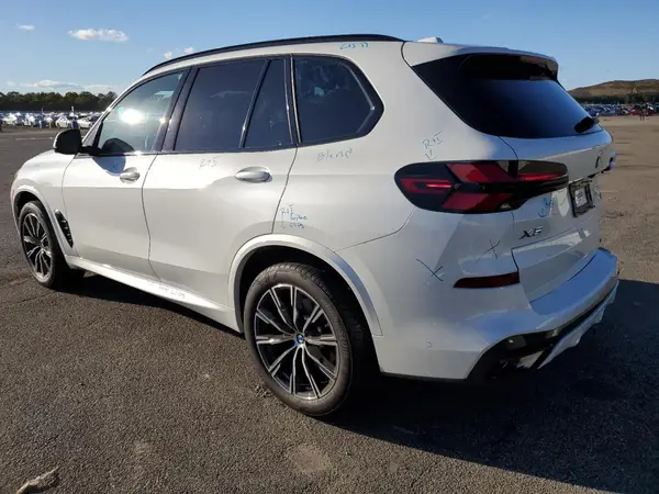 5UX23EU04S9W82224 2025 BMW X5 - Image 2