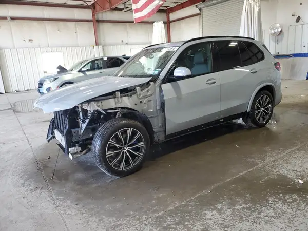 5UX23EU04S9X17313 2025 BMW X5 - Image 1