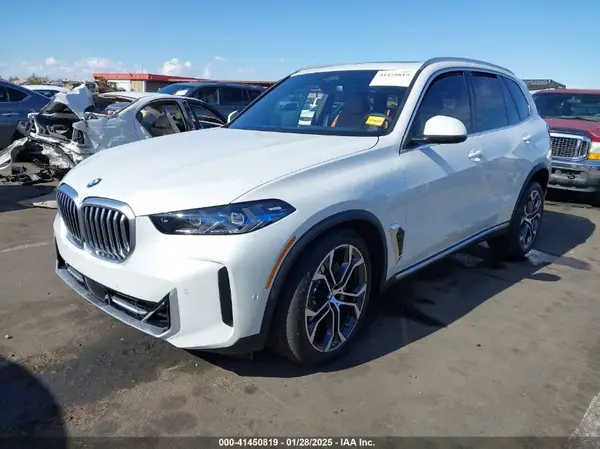 5UX23EU04S9Y89423 2025 BMW X5 - Image 2