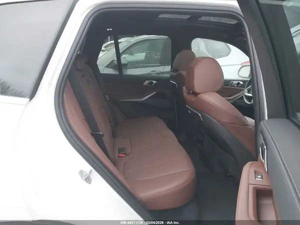 5UX23EU04T9048929 2026 BMW X5 - Image 8